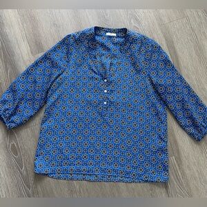 Under Skies Blue and White Medallion Print Blouse